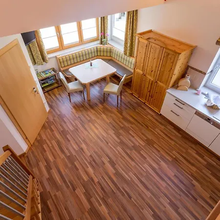 Harreiter Apartment *